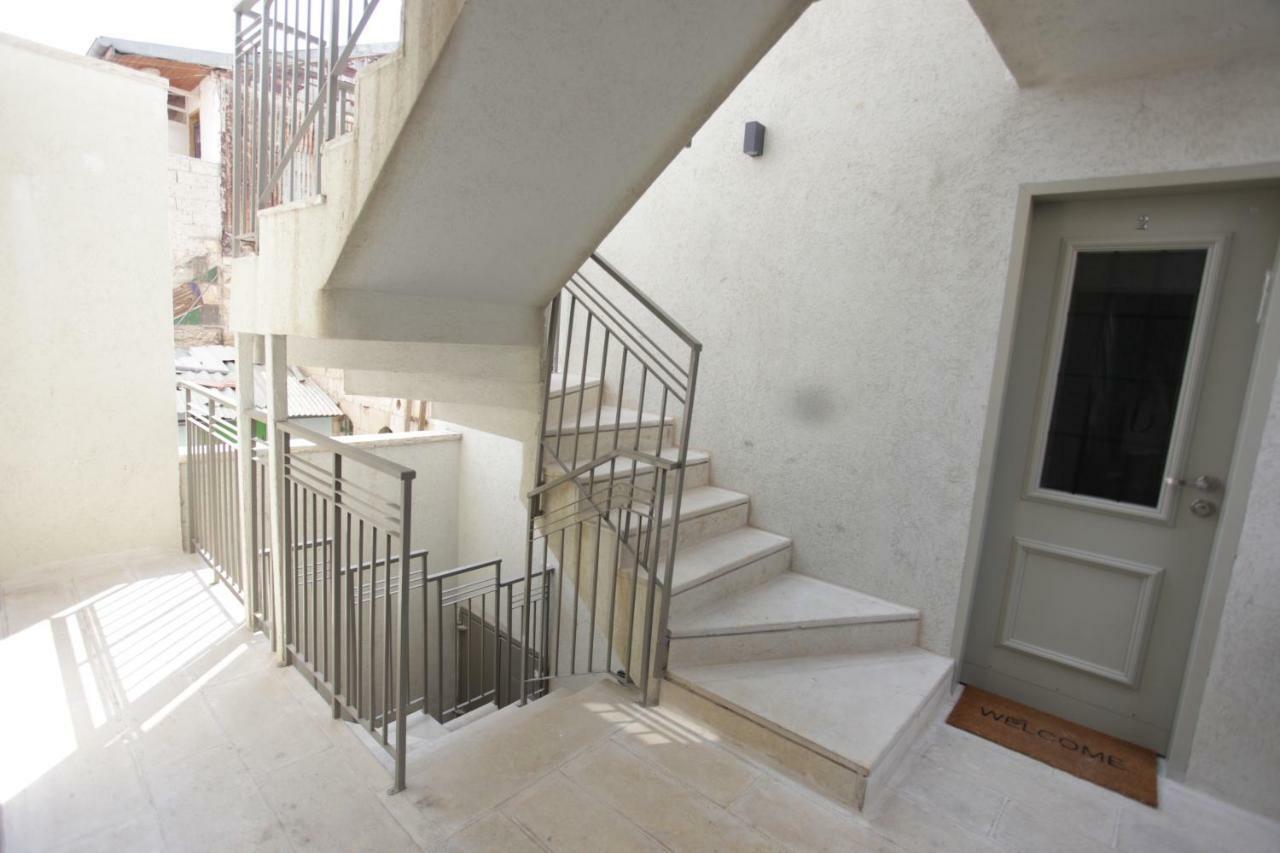 Modern Home In The Heart Of Nachlaot Jerusalem Exteriör bild